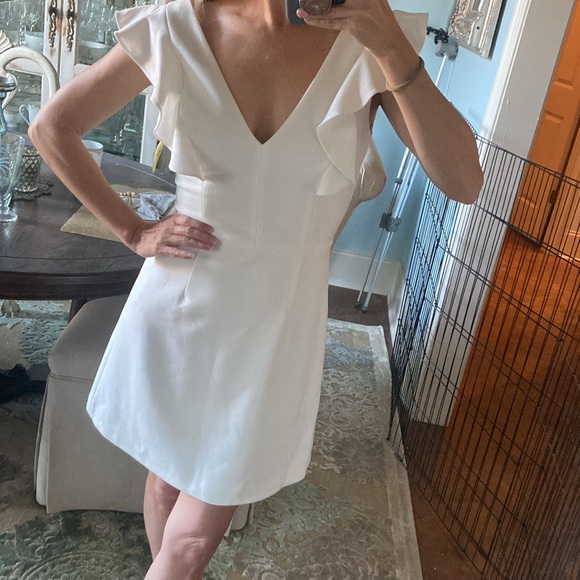 French Connection NWT white ruffle mini cocktail dress size 2 - Picture 3 of 9